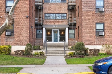 Tucked into the highly desirable Windsor Park Community, this - photo 19