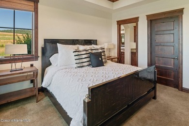 FULLY FURNISHED TURN-KEY VILLAGE HOME AT PRESTIGIOUS BLACK ROCK - photo 25