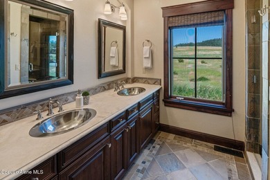 FULLY FURNISHED TURN-KEY VILLAGE HOME AT PRESTIGIOUS BLACK ROCK - photo 35