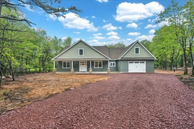 Lake Home For Sale in Albrightsville, Pennsylvania