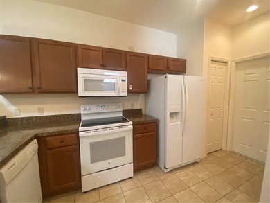 YOU'LL  LOVE THIS MAINTENANCE FREE LIFESTYLE IN DESIREABLE - photo 7