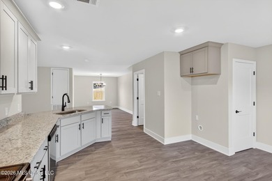 Move-In Ready Home - Comfort, Style, and Coastal Convenience - photo 4