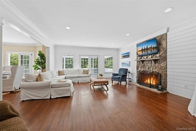 One of the most exceptional spots in Laurel Hollow, this 5 - photo 12