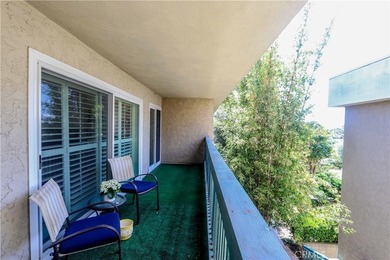 Welcome to this warm and inviting single-level 2-bedroom / - photo 15