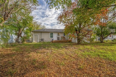 Welcome to your charming 3-bedroom, 1-bath gem, complete with a - photo 21