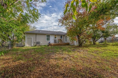 Welcome to your charming 3-bedroom, 1-bath gem, complete with a - photo 22