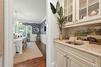 One of the most exceptional spots in Laurel Hollow, this 5 - photo 22