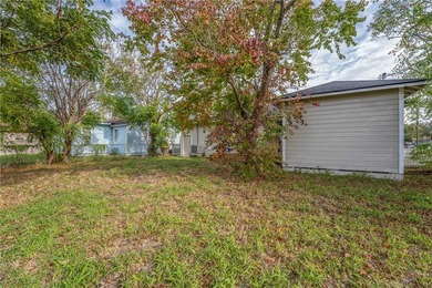 Welcome to your charming 3-bedroom, 1-bath gem, complete with a - photo 23