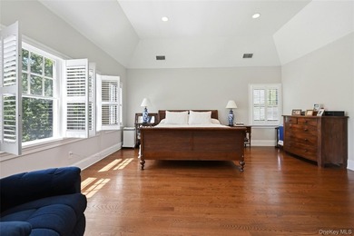 One of the most exceptional spots in Laurel Hollow, this 5 - photo 30