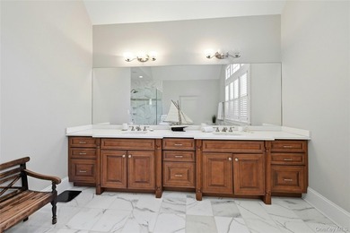 One of the most exceptional spots in Laurel Hollow, this 5 - photo 35