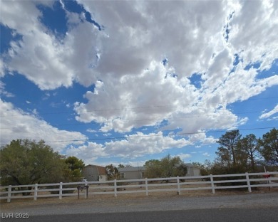 PRIVATE RANCH! Nearly 5 ACRES! GATED! Approx. 45 min. away from