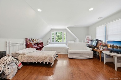 One of the most exceptional spots in Laurel Hollow, this 5 - photo 37