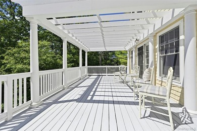 One of the most exceptional spots in Laurel Hollow, this 5 - photo 40