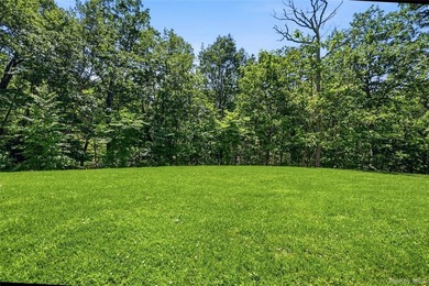 One of the most exceptional spots in Laurel Hollow, this 5 - photo 42