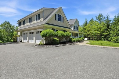 One of the most exceptional spots in Laurel Hollow, this 5 - photo 45