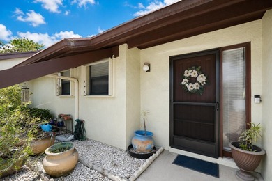 Beautifully maintained 2-bedroom, 2-bath villa-style townhome - photo 3
