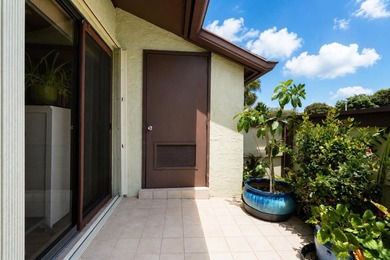Beautifully maintained 2-bedroom, 2-bath villa-style townhome - photo 5