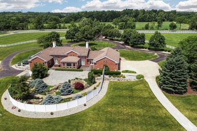 Welcome to an exceptional equestrian estate just 15 miles from - photo 2
