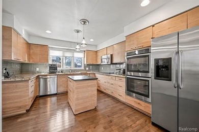 Welcome to this beautifully updated detached brick ranch condo - photo 12