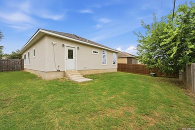 Welcome to this beautifully designed single-story home offering - photo 15