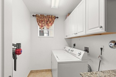 Beautiful 3 bedroom 3 bathroom 3 Car Garage home which is Easily - photo 19