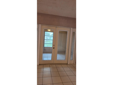Beautifully updated 2 bedroom 2 bath corner unit In the - photo 22