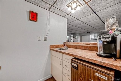 Welcome to this beautifully updated detached brick ranch condo - photo 27