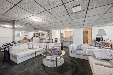 Welcome to this beautifully updated detached brick ranch condo - photo 28