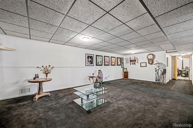 Welcome to this beautifully updated detached brick ranch condo - photo 30