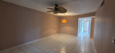 Beautifully updated 2 bedroom 2 bath corner unit In the - photo 34