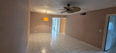 Beautifully updated 2 bedroom 2 bath corner unit In the - photo 36