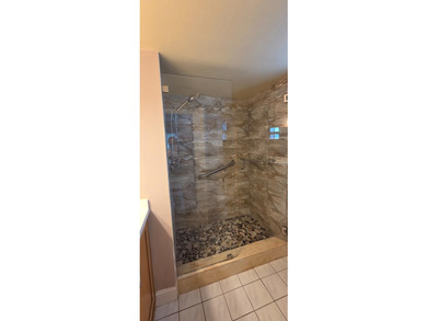 Beautifully updated 2 bedroom 2 bath corner unit In the - photo 41