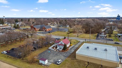 This spacious office building is located right on the main road