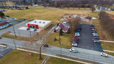 This spacious office building is located right on the main road