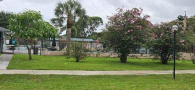 Beautifully updated 2 bedroom 2 bath corner unit In the - photo 45