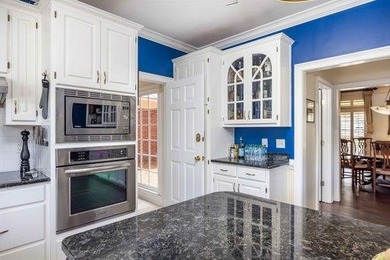 SPECTACULAR BRICK WATERFRONT HOME W/AMENITIES GALORE! 4750 SQ - photo 10
