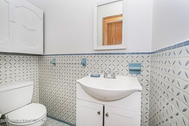 Custom two family detached home located in the exclusive - photo 14