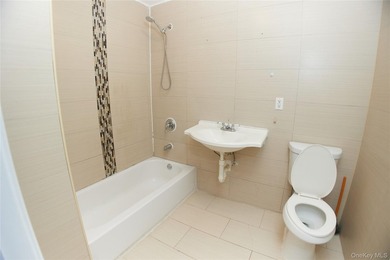 Welcome to this beautiful Condo featuring a private laundry room - photo 22