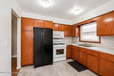 Custom two family detached home located in the exclusive - photo 29