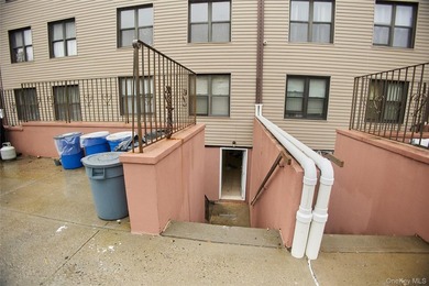 Welcome to this beautiful Condo featuring a private laundry room - photo 30