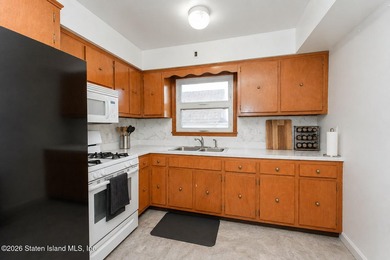 Custom two family detached home located in the exclusive - photo 30