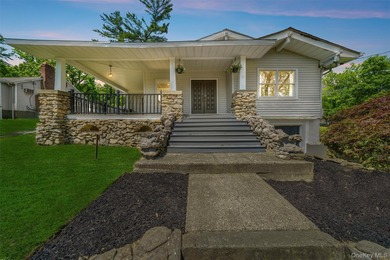 (private lake, pond, coastal) Home Sale Pending in Newburgh New York