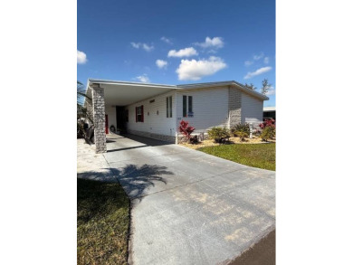 (private lake, pond, creek) Home For Sale in Auburndale Florida