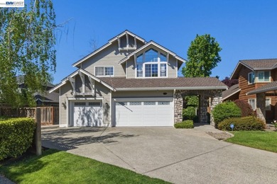 OPEN HOUSE SAT- SUN 1-4PM. East facing house, set on a quiet - photo 1