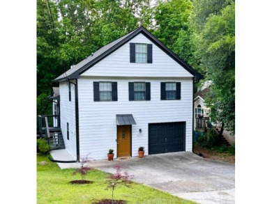 Lake Home Sale Pending in Snellville, Georgia
