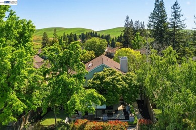 OPEN HOUSE SAT- SUN 1-4PM. East facing house, set on a quiet - photo 3