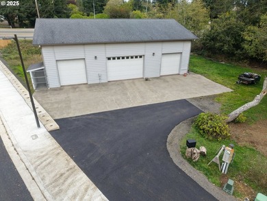 The Shop Steals the Show - But the House Comes Too!Let's be - photo 3
