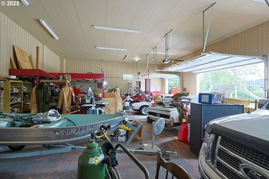 The Shop Steals the Show - But the House Comes Too!Let's be - photo 9
