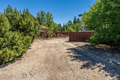 Welcome to 120 Desiderata in beautiful West Bishop. Situated on - photo 13
