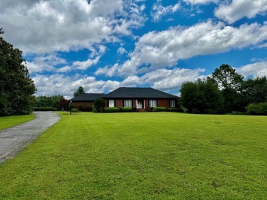 Welcome to a home where timeless craftsmanship, peaceful - photo 2